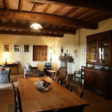 Agriturismo Surripa أميليا الغرفة الصورة