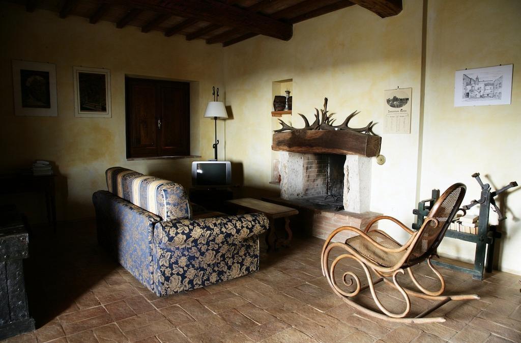 Agriturismo Surripa أميليا الغرفة الصورة